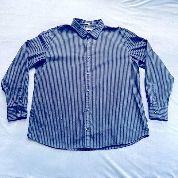 Calvin Klein button up - Picture 1 of 7